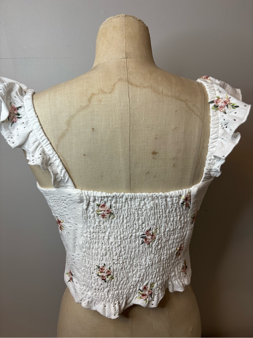 White Eyelet Floral Square-Neck Tank Top Kirious Los Angeles  Size Medium - Picture 3 of 7